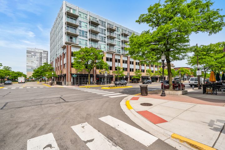 Main Street and Fourth Street in downtown Royal Oak, ground level